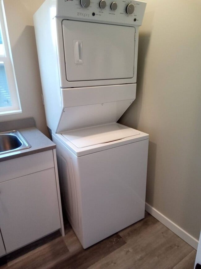 Building Photo - 3 Bedroom, 2.5 Bath in Blaine in Newer Nei...