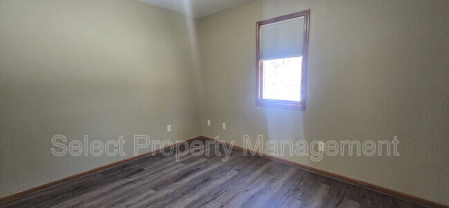 Building Photo - 5308 Gardenview Ave