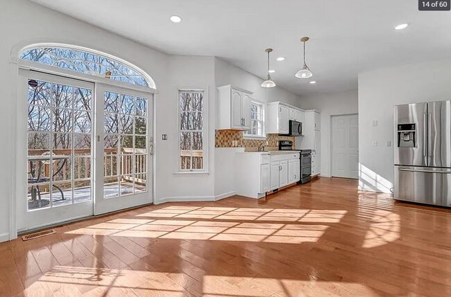 Building Photo - 3290 Birch Hill Dr