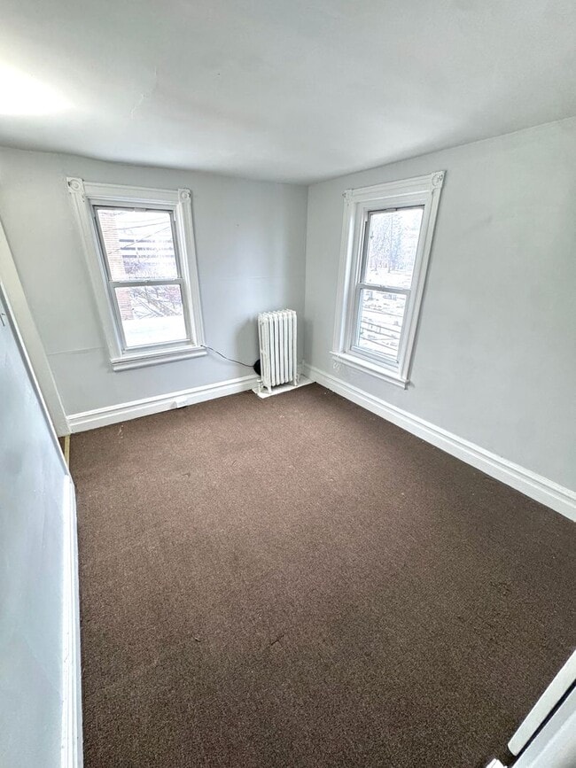 Building Photo - 924 W Turner St