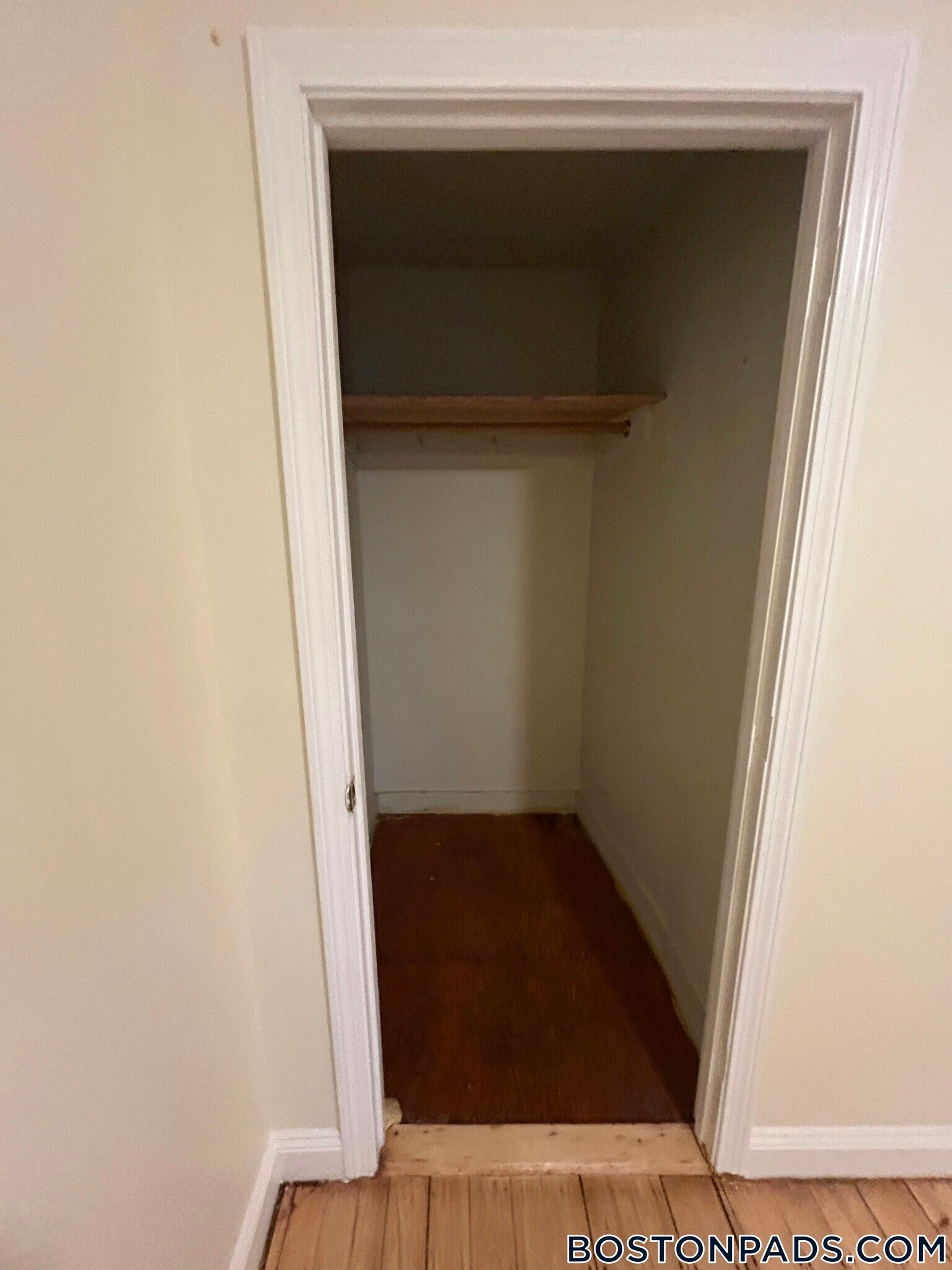 Building Photo - 64 Pleasant St