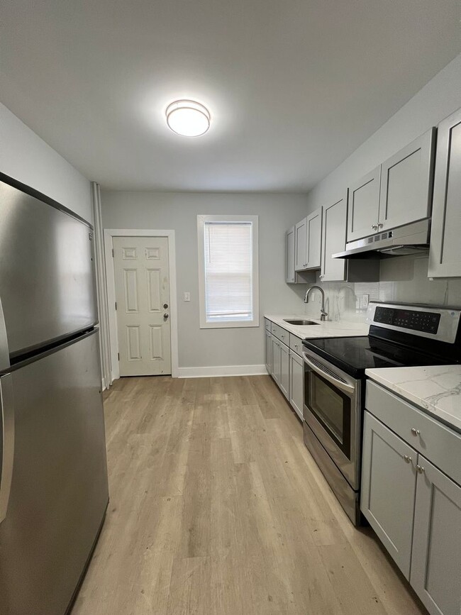 Building Photo - New Rehabbed 3bed/1.5bath in Grays Ferry