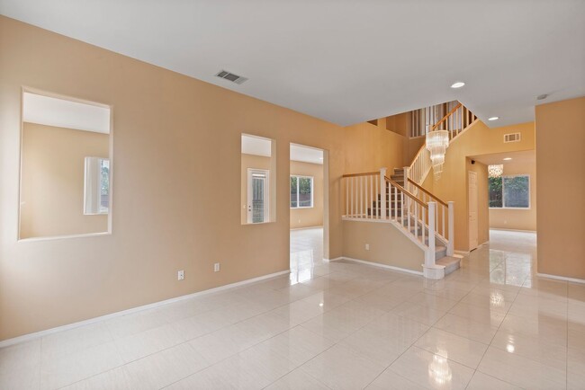 Building Photo - 8348 Barnwood Ln