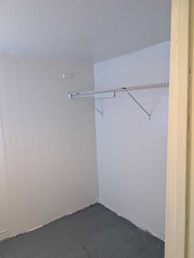 Building Photo - 921 5th St