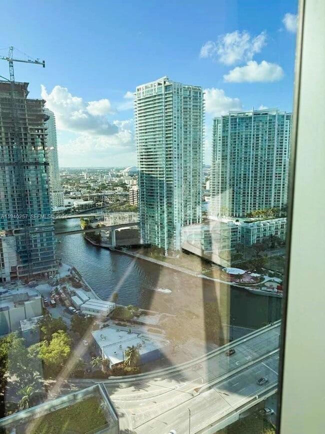 Building Photo - 68 SE 6th St