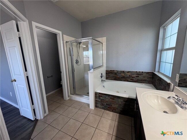 Building Photo - 701 Black Hills Trail