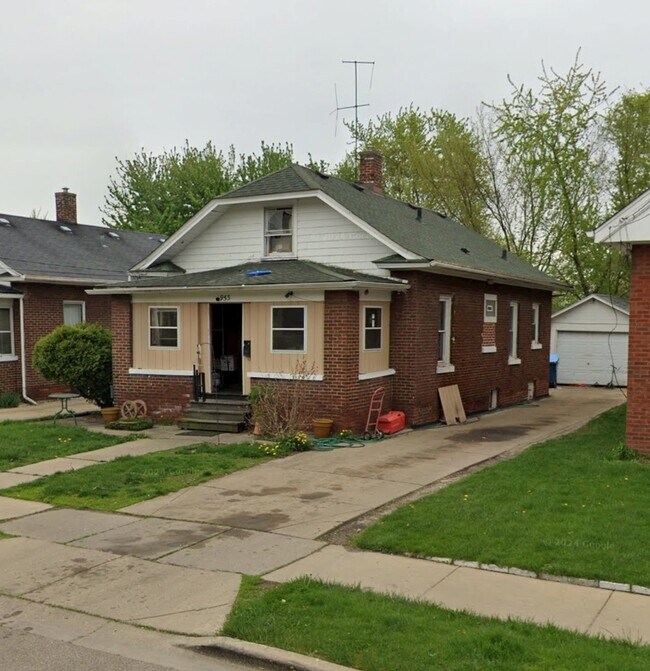 Primary Photo - 953 2nd Ave