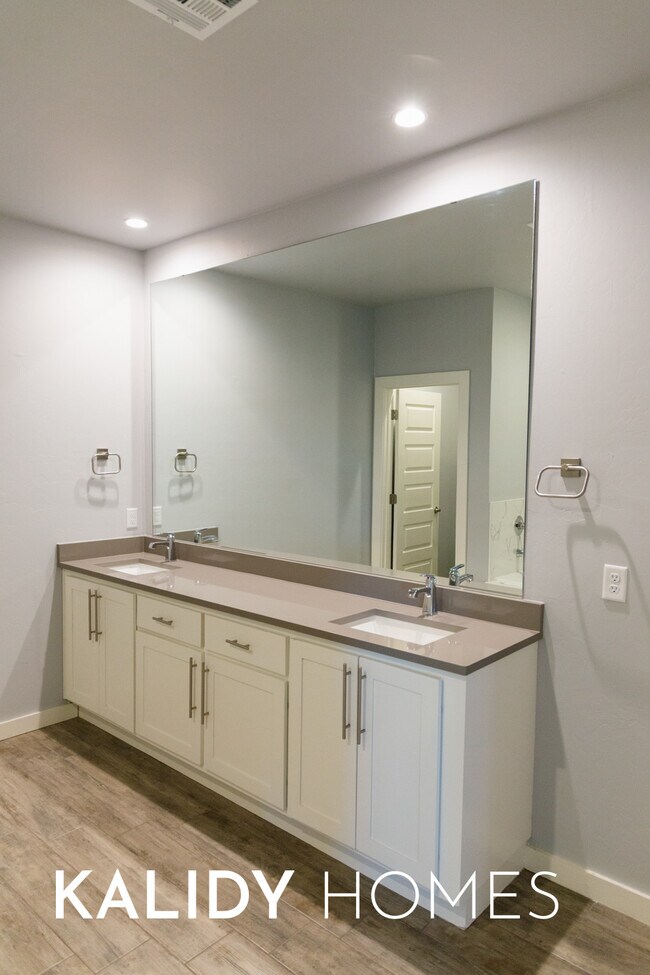 Building Photo - 306 Kirks Holw