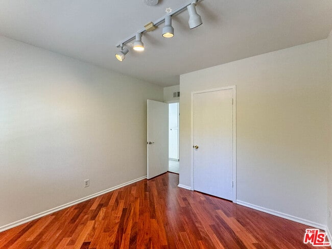 Building Photo - 16951 Ivadel Pl