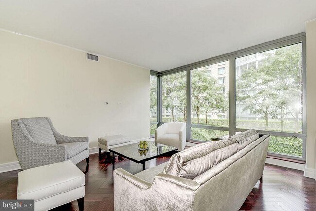 Building Photo - 1155 23rd St NW
