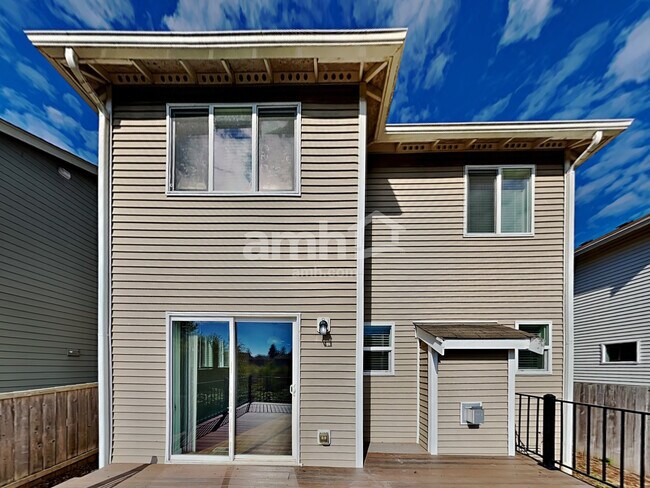 Building Photo - 19105 18th Ave Ct E