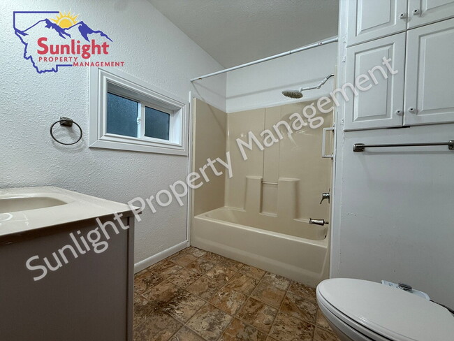 Building Photo - Wide Open Space, Peaceful and Safe 2 Bed 1...