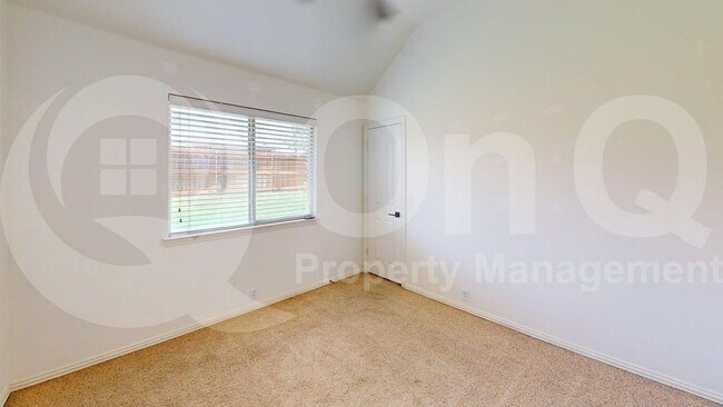 Building Photo - 2309 Aurora Dr