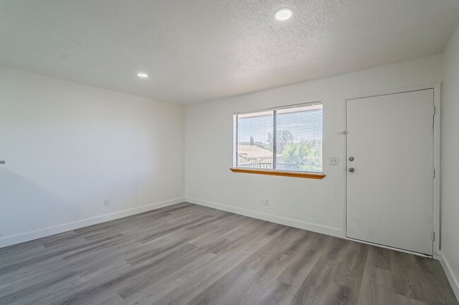 Interior Photo - Payson's BEST location ... close to everything!!