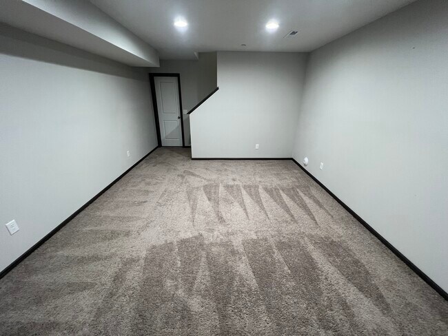 Building Photo - 5207 Foxfield Dr NW