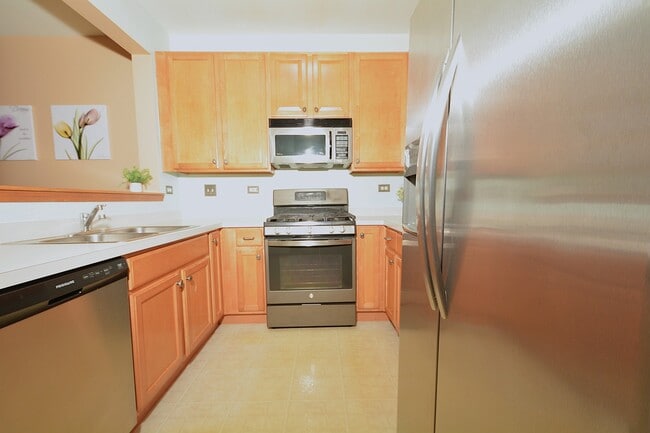 Building Photo - 2460 Georgetown Cir