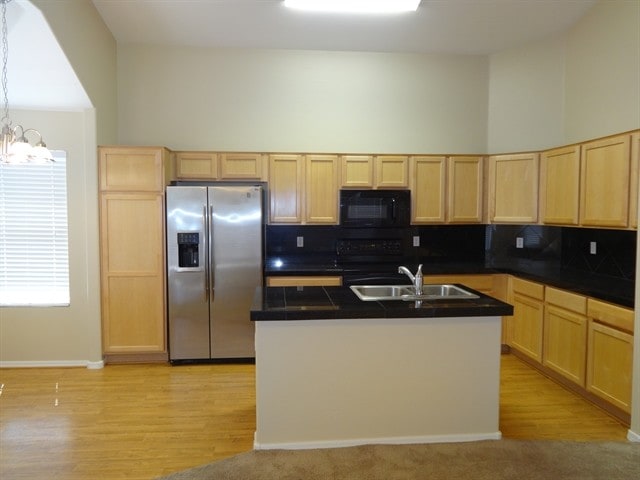 Building Photo - 2057 S 155th Dr