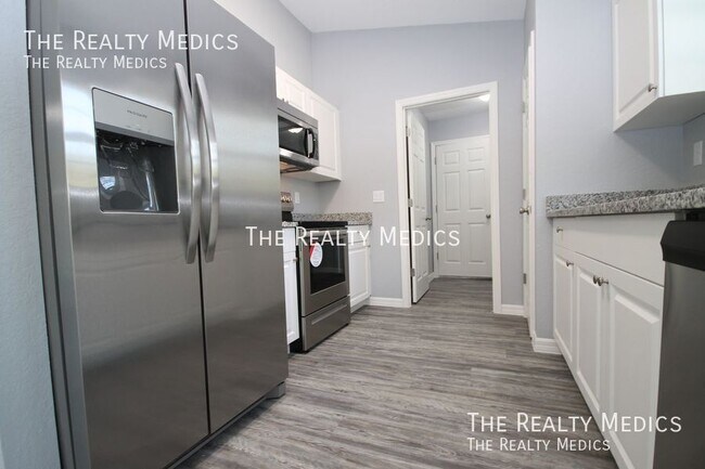 Building Photo - 2839 SW 165th Pl