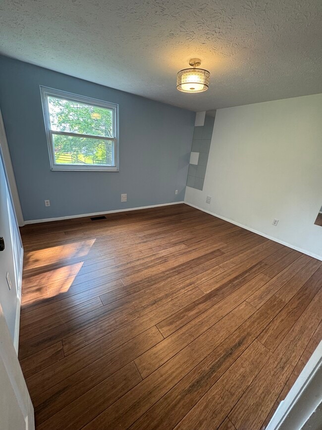 Building Photo - 6911 Sequoia Ct