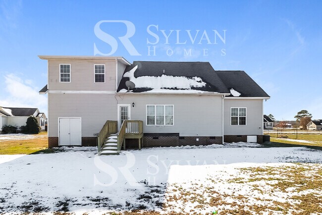 Building Photo - Coming HOME never felt so good!