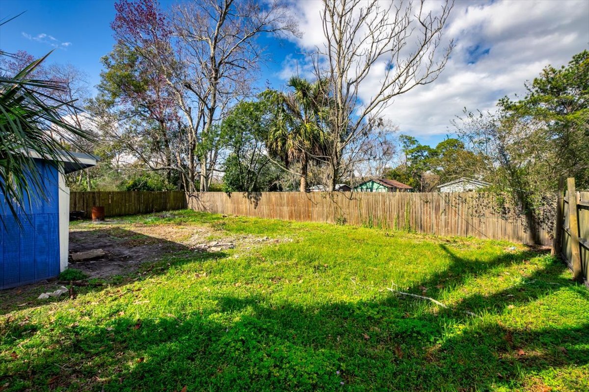 Building Photo - 531 New Berlin Rd