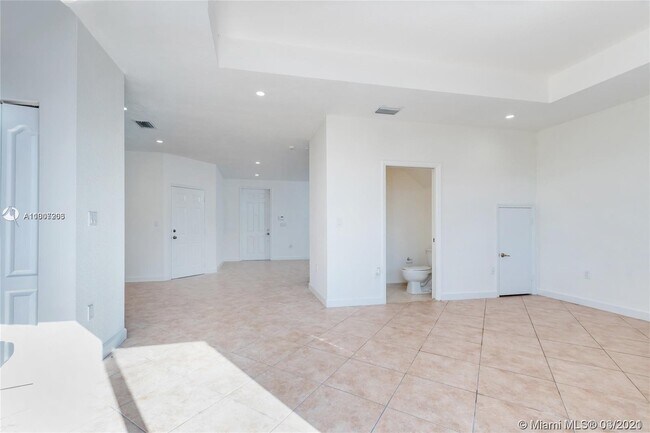 Building Photo - 15244 SW 9th Way