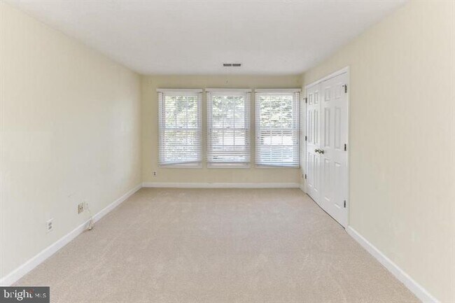 Building Photo - 12010 Ridge Knoll Dr