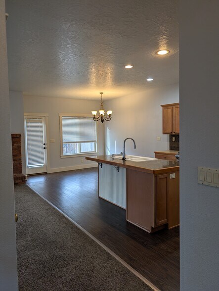 Building Photo - 11218 W Hazelwood Dr