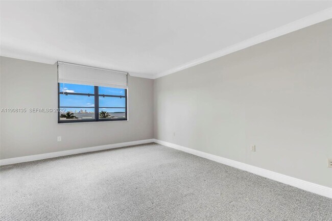 Building Photo - 2333 Brickell Ave