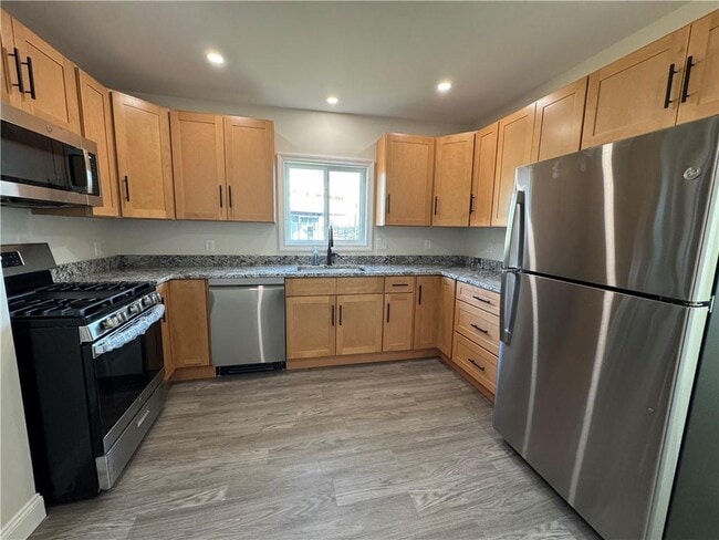 Building Photo - 14 Tillinghast Ave