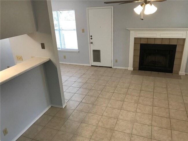 Building Photo - 5908 Parkwood Dr
