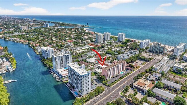 Primary Photo - 1450 N Riverside Dr
