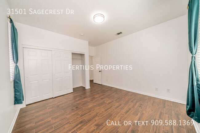 Building Photo - 31501 Sagecrest Dr