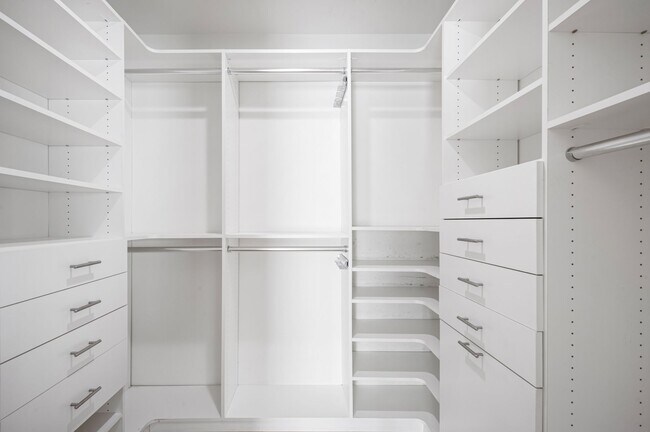 Building Photo - 3772 San Rafael Ave