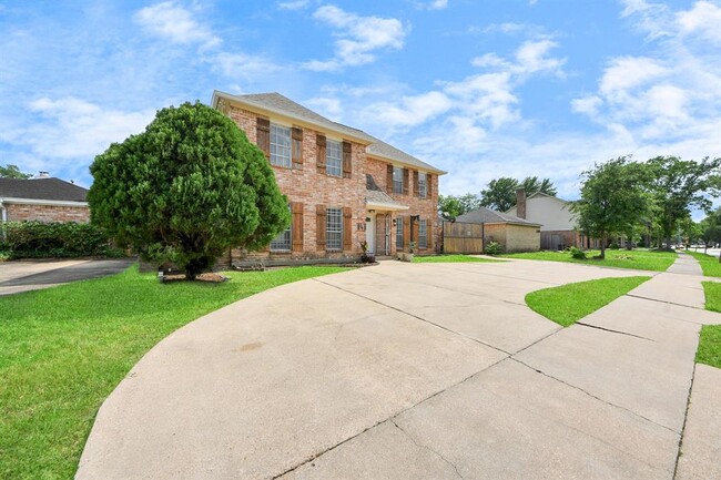 Building Photo - 11411 Briar Forest Dr