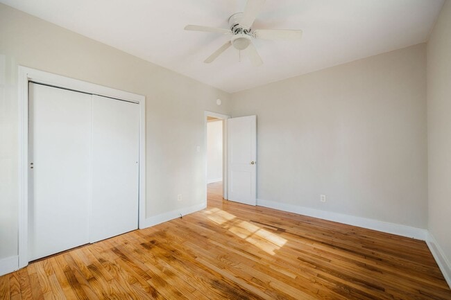 Building Photo - 2506 Kenmore Rd