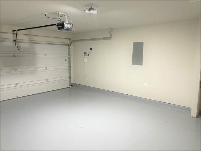 Building Photo - 22535 Theodoli Dr