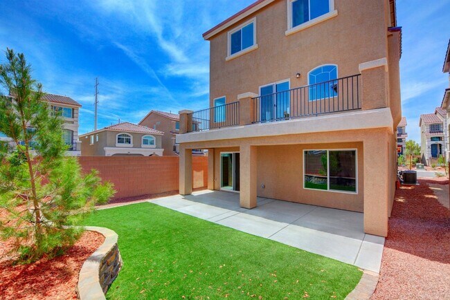 Building Photo - HUGE 3 Story, 5 Bedroom Home in the Southwest!