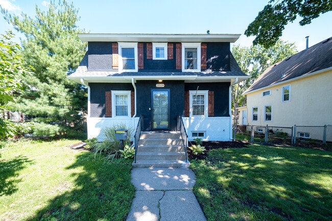 Primary Photo - 2019 19th Ave NE