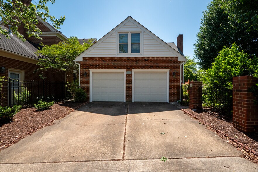 Building Photo - 338 W Olney Rd