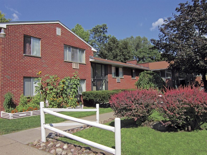 Northside Manor 3149 Onondaga Rd Irondequoit NY 14621 Apartment Finder