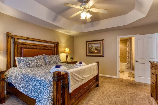 Building Photo - FULLY FURNISHED!!! GREAT FOR CORPORATE HOU...