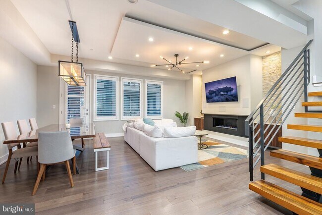 Building Photo - 608 N 3rd St