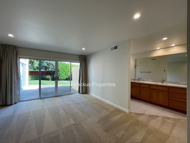 Building Photo - Recently remodeled three bedroom home in T...