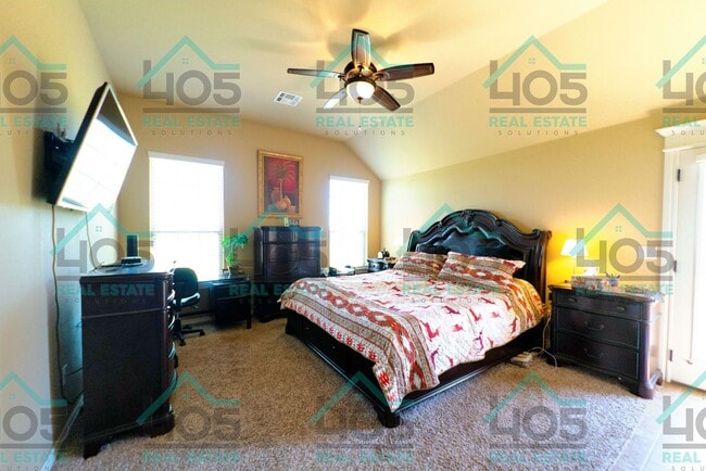 Building Photo - 3 Bedroom/3 Bathroom with bonus space in OKC