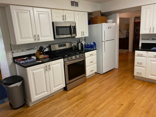 Building Photo - 996 Castlegate Ct