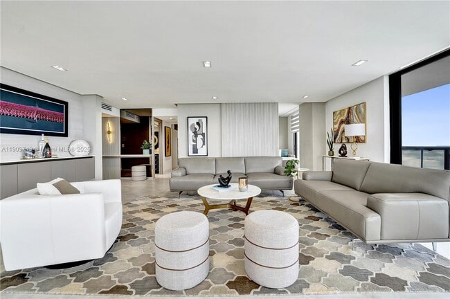 Building Photo - 19667 Turnberry Way