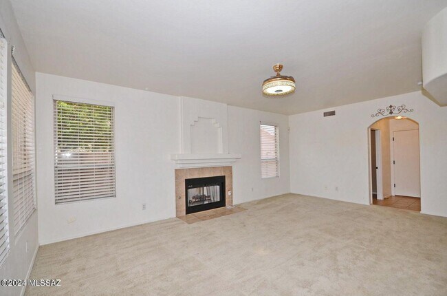 Building Photo - 11281 N Chynna Rose Pl