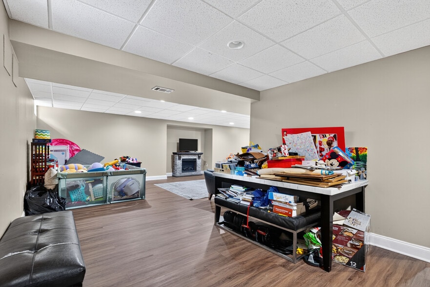 Building Photo - 1 Palisades Rd