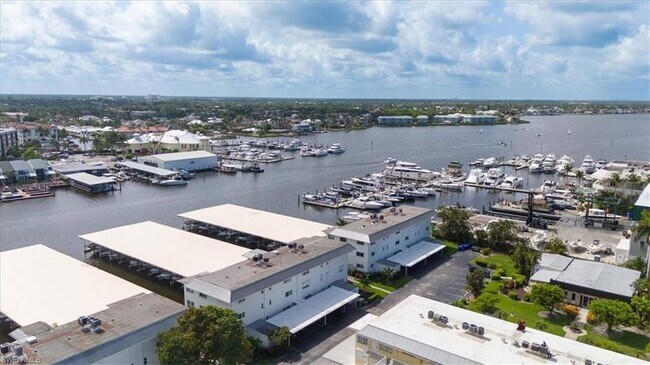 Building Photo - 1100 8th Ave S